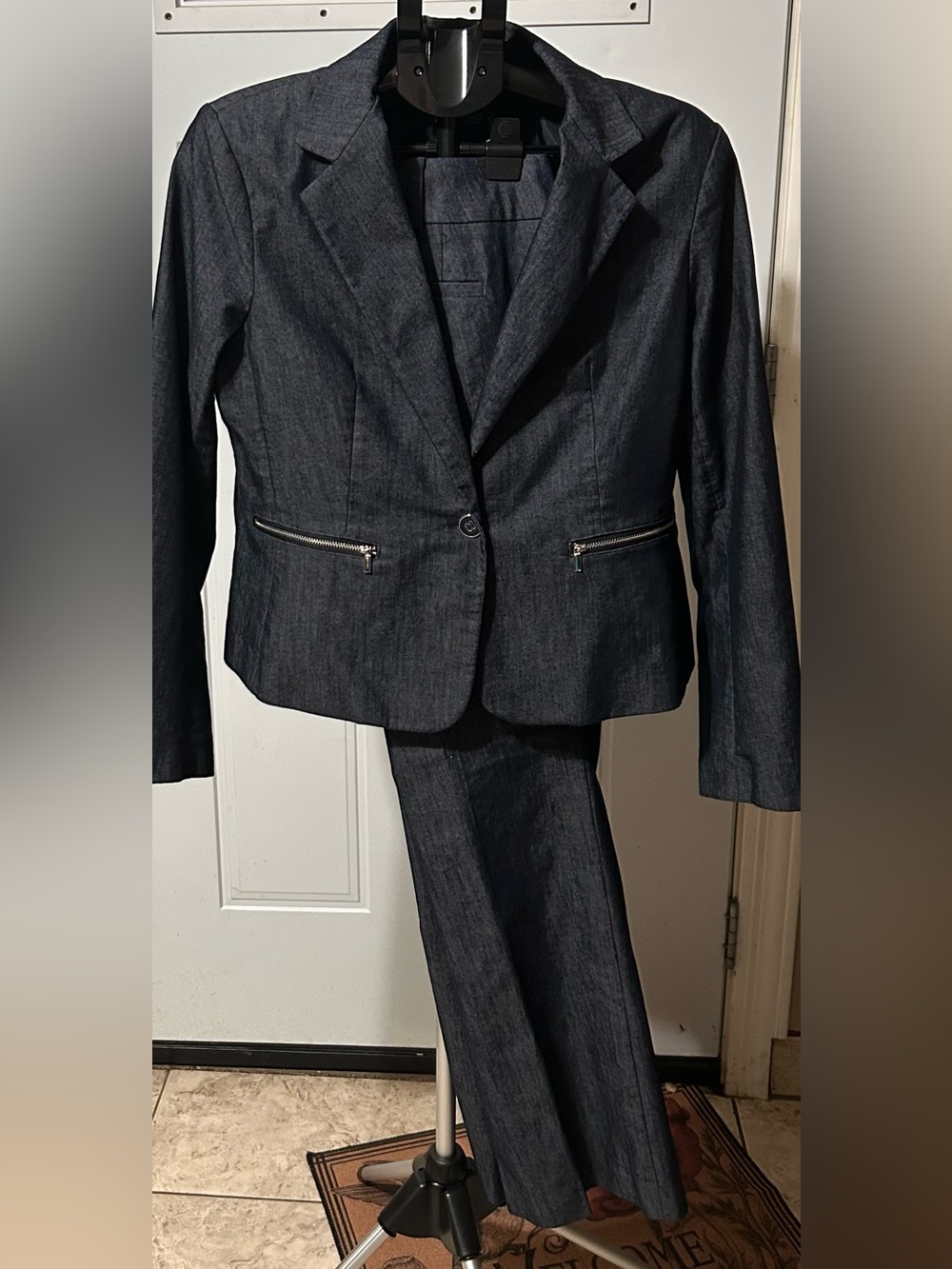 Women's Dark Grey Dress Pants Suit- Classic Work Trousers and Blazer Jacket